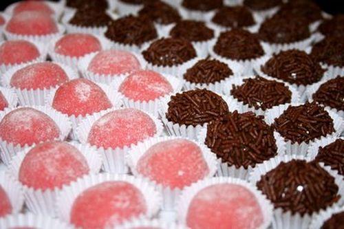 Mesas dulces, postres, chocolate con pimienta | Casamientos Online