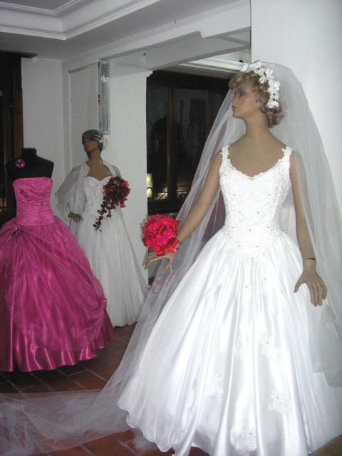 Modas Maria Novias | Casamientos Online