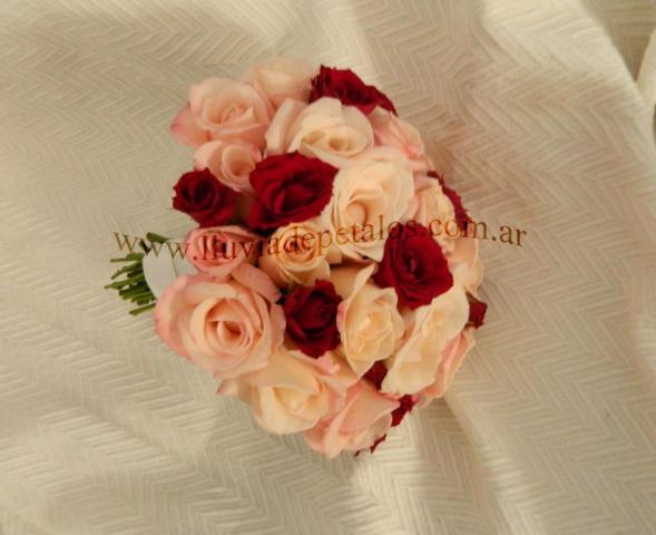 rosas crema y rojas | Casamientos Online