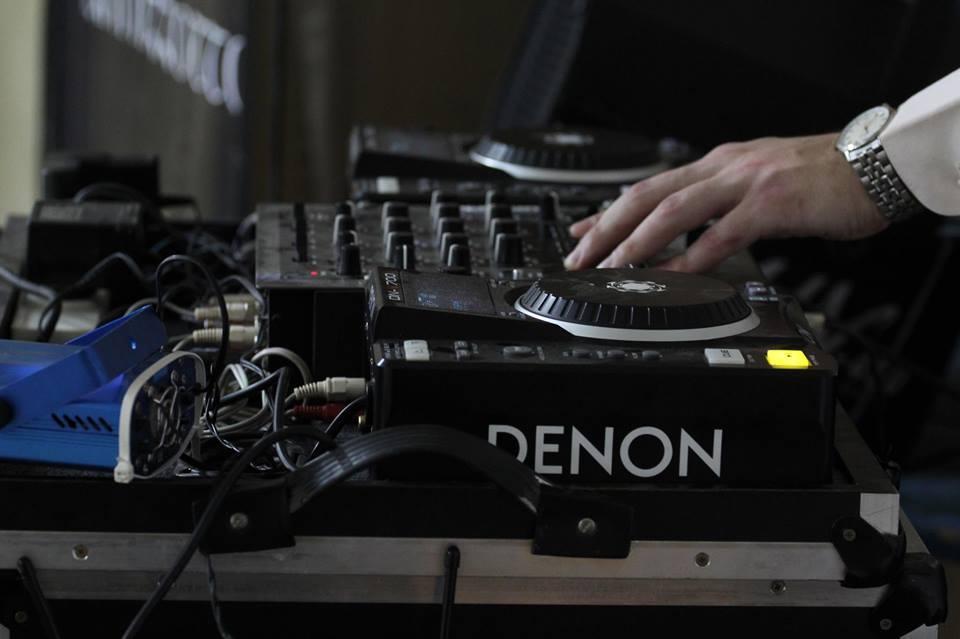 Adrian Riga musica (Disc Jockey)