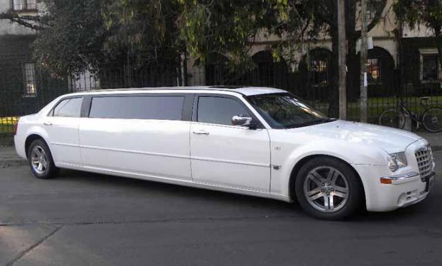 Limousine Chrysler 300 | Casamientos Online