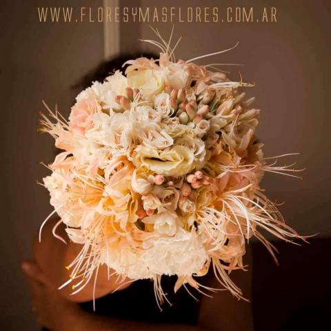 Flores y... mas flores (Ramos, Tocados y Accesorios) | Casamientos Online