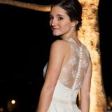 Vestido espalda cerrada de encaje