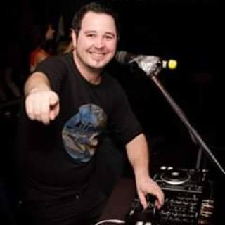 DjChecho Cabañas (Disc Jockey)