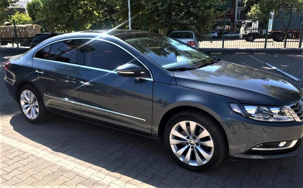 VW Passat Gris oscuro