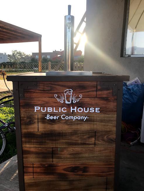 Public House -Beer Company- (Bebidas y Barras de Tragos)